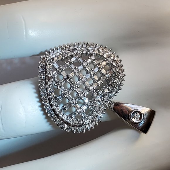 14K WHITE  GOLD DIAMOND PENDANT - Picture 10 of 11